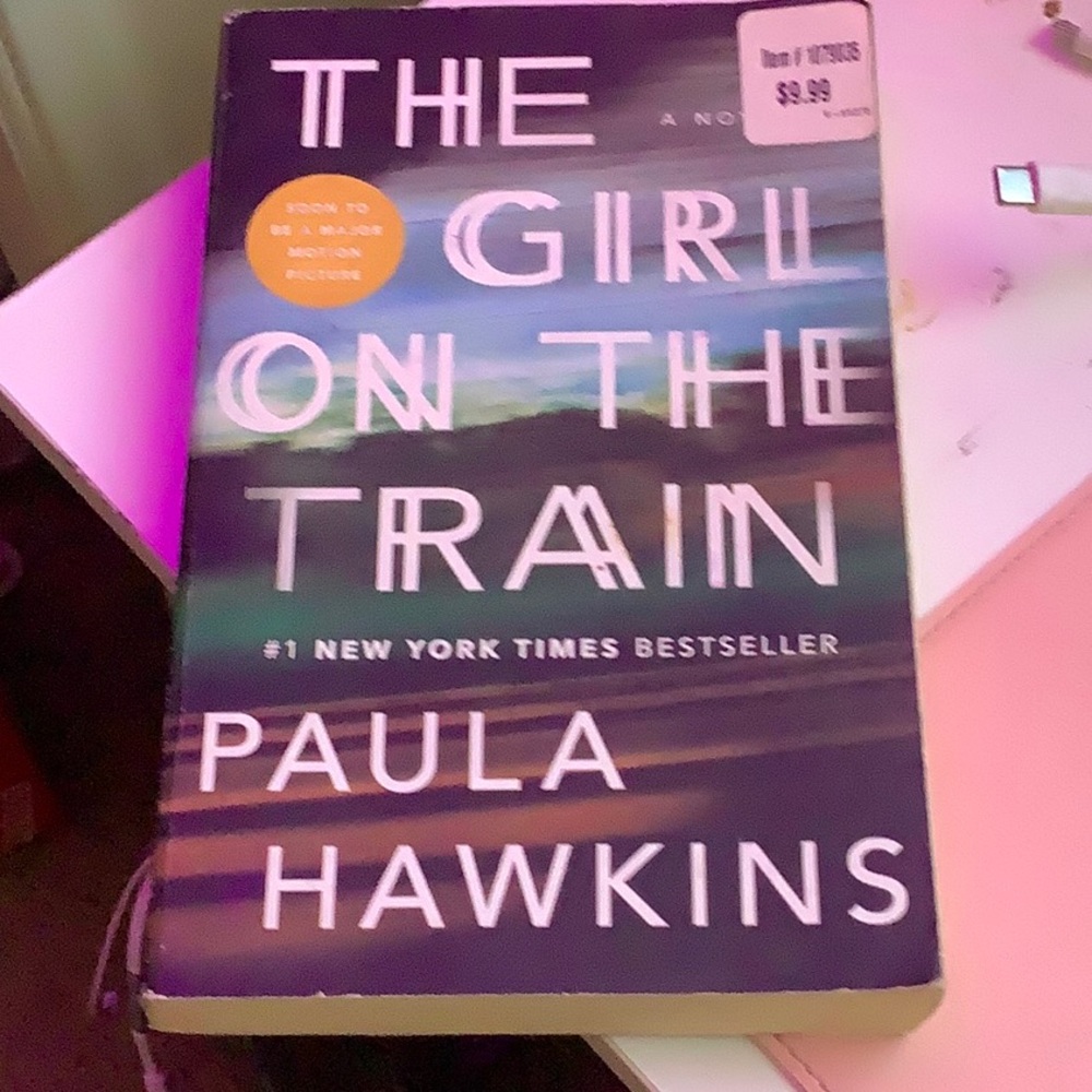 'The Girl on the Train' Book - Black Cover